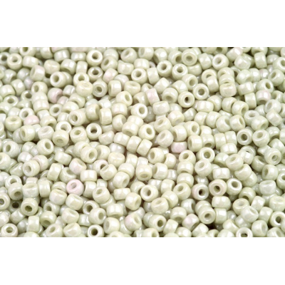 MATUBO ROUND 8/0  N. 261 CHALK LIGHT GREEN LUSTER