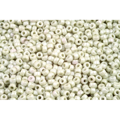 MATUBO ROUND 8/0  N. 261 CHALK LIGHT GREEN LUSTER