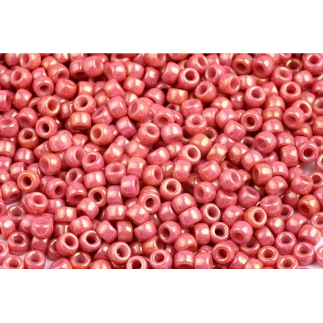 MATUBO ROUND 7/0  N. 100 CHALK RED LUSTER
