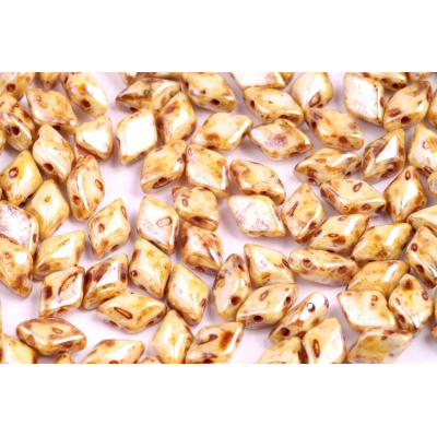 MATUBO GEMDUO  c. 368 CHALK WHITE GLAZE