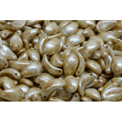 Korálky Zahnuté lístky č.1704 (7x13mm)