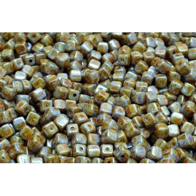 Korálky cube č. 18 (4x4mm)