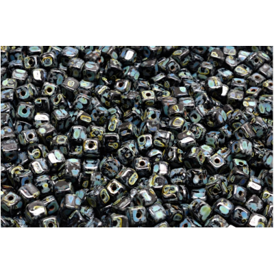 Korálky cube č. 32 (4x4mm)