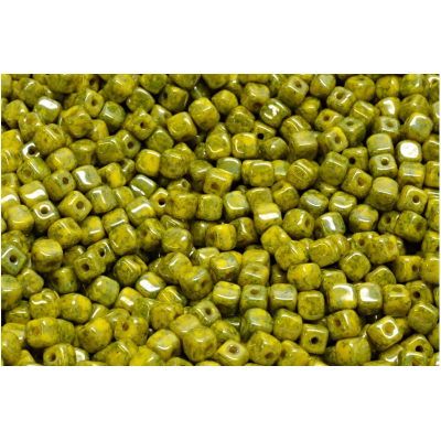 Korálky cube č. 51 (4x4mm)