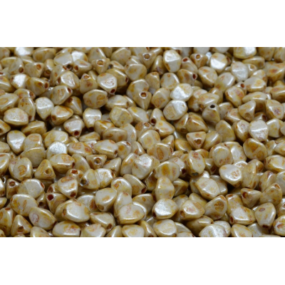 Korálky pohanka 1779 (5x5 mm)