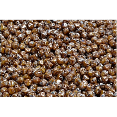 Korálky Lucerna č. 2205 (4x4mm)