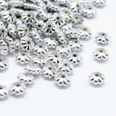 Plastové korálky 151 (6x3mm)