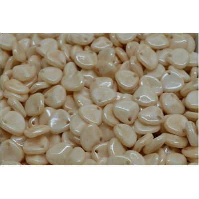 Rose Petal č. 111  (8x7mm)