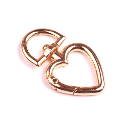 Karabinka ve tvaru srdce č. 11