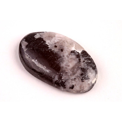 Kabošon Black Baffalo č.4430 (31x18x6mm)