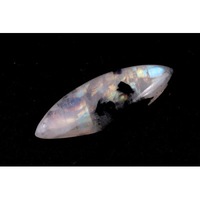 Kabošon Moonstone č.2442 (36x12x6mm)