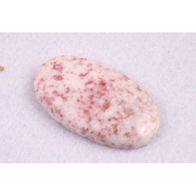 Kabošon Cinnabar č.5022 (36x21x6mm)