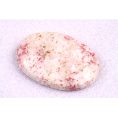 Kabošon Cinnabar č.5024 (37x25x6mm)