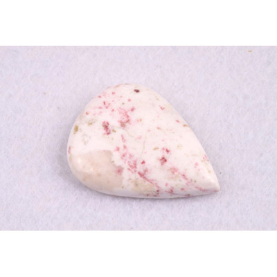 Kabošon Cinnabar č.5028 (27x21x6mm)