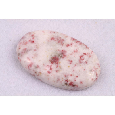 Kabošon Cinnabar č.5031 (36x22x7mm)