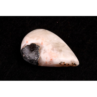 Kabošon Fire Scolecite č.2625 (33x22x7mm)