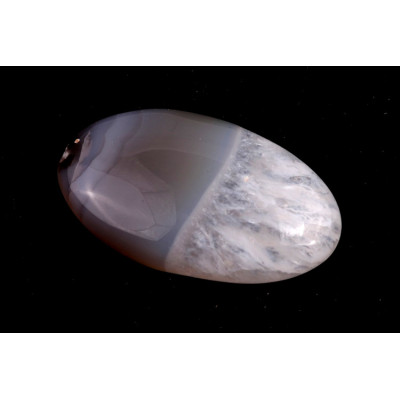 Kabošon Orbicular White Agate č.6159 (29x17x7mm)