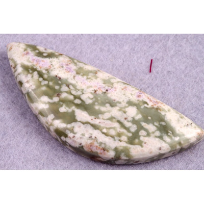 Kabošon Vesuvianite č.6382 (53x21x7mm)