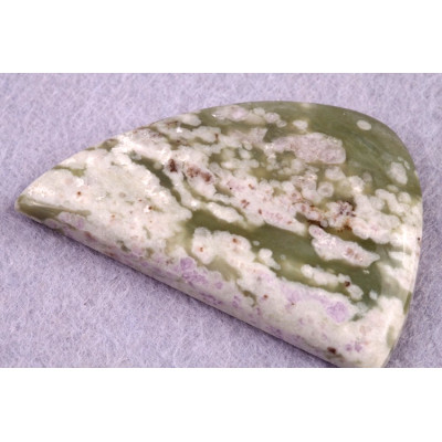 Kabošon Vesuvianite č.6389 (45x28x6mm)