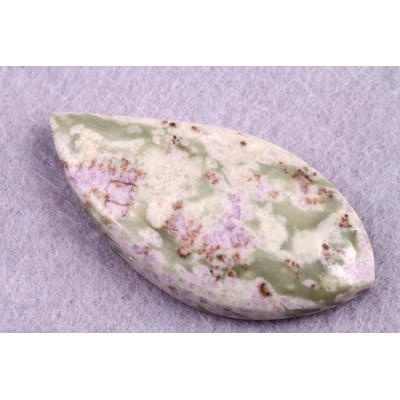 Kabošon Vesuvianite č.6393 (44x22x7mm)