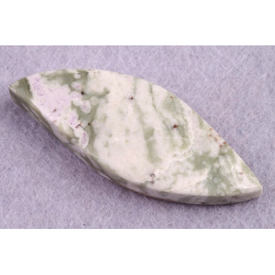 Kabošon Vesuvianite č.6396 (48x19x8mm)