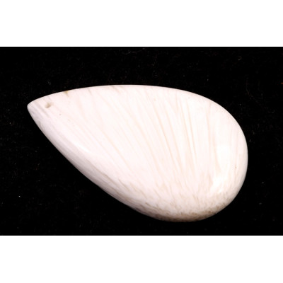 Vrtaný kabošon White Scolecite č.V159 (44x26x7mm)