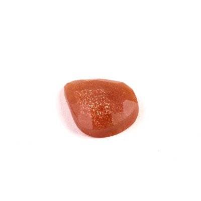 Kabošon Broušený Sunstone č.7775 (20x17x6mm)