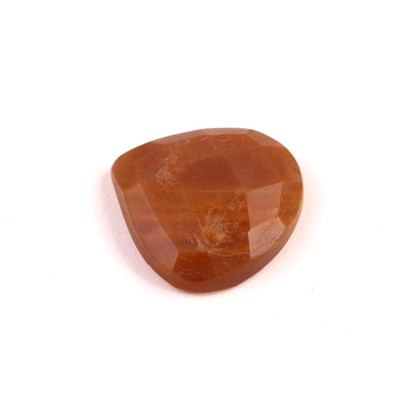 Kabošon Broušený Sunstone č.7780 (24x24x7mm)