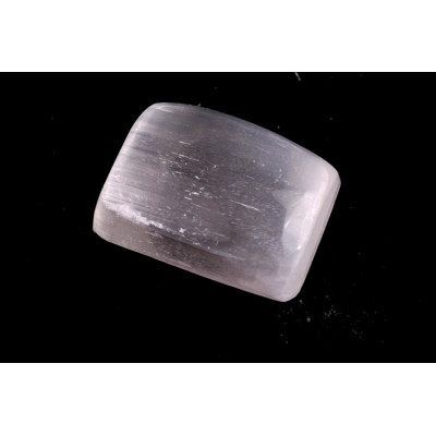 Kabošon White Selenite č.8457 (20x15x7mm)