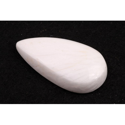 Kabošon White Scolecite č.8516 (37x20x8mm)