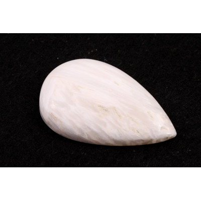 Kabošon White Scolecite č.8518 (34x21x7mm)