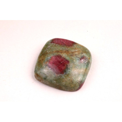 Kabošon Rubín ve Fuchsitu č.6666 (22x21x7mm)