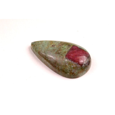 Kabošon Rubín ve Fuchsitu č.6673 (28x16x7mm)