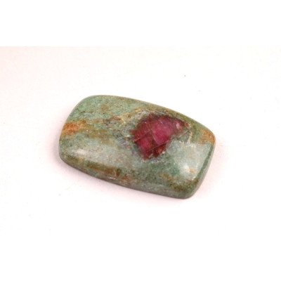 Kabošon Rubín ve Fuchsitu č.6678 (26x17x6mm)