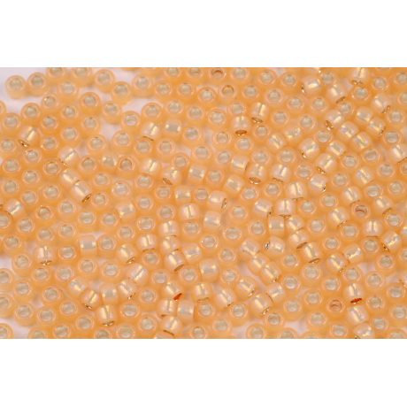 TOHO Round 8/0  N. 570 Silver-lined Milky Lt Topaz